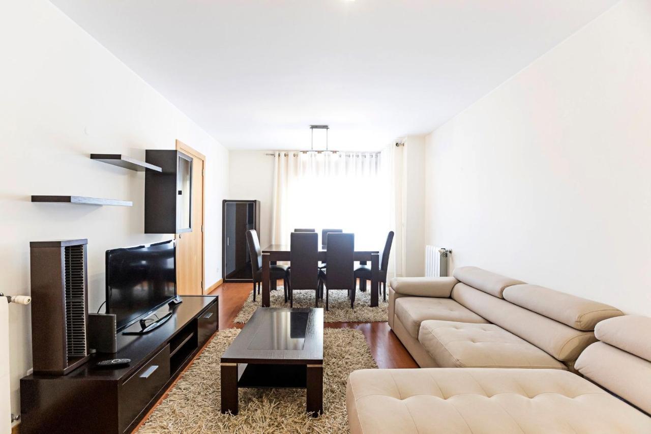 2Br Flat By Metro W/ Free Parking By Lovelystay Vila Nova de Gaia Exterior photo